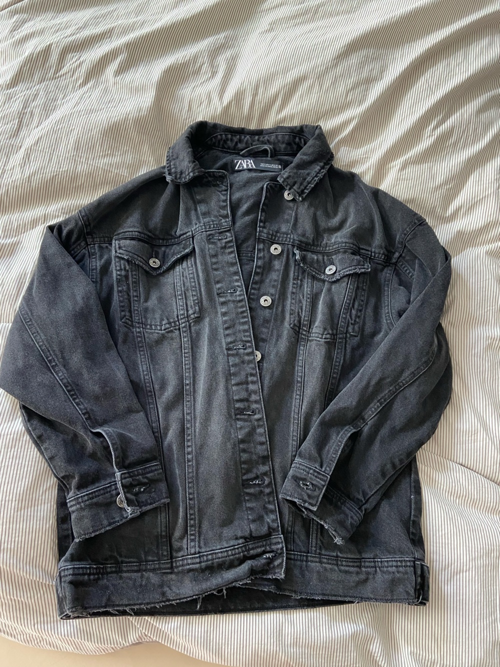 Zara trucker jean jacket Size small